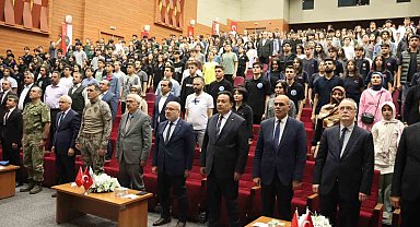 Atanur Aydın'dan öğrencilere: "Siz bizim paydaşımız değil, geleceğimizsiniz ve bizim takım arkadaşımızsınız"