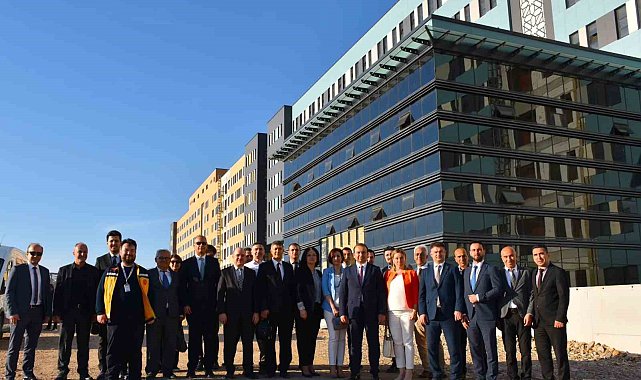 Aydın Şehir Hastanesi hızla yükseliyor