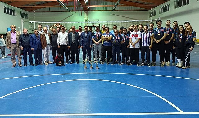 Aydıntepe'de kurumlar arası voleybol turnuvasının kazananı sağlık oldu