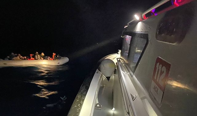 Ayvacık açıklarında Yunan unsurlarınca ölüme terk edilen 35 kaçak göçmen kurtarıldı