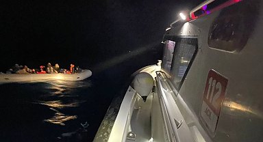 Ayvacık açıklarında Yunan unsurlarınca ölüme terk edilen 35 kaçak göçmen kurtarıldı