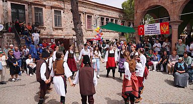 Ayvalık, Teferic ve balkan renkleriyle şenlendi