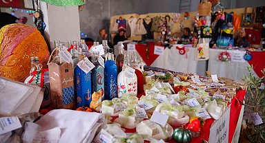 Ayvalık'ta annelere en anlamlı hediyeler mahalle evlerinden