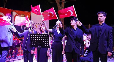 Ayvalık'ta Sebahat-Cihan Şişman Güzel Sanatlar Lisesi öğrencilerinden yılsonu konseri