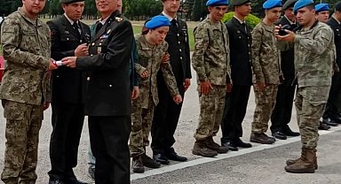 Ayvalıklı engellilerin vatani görev sevinci
