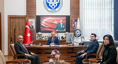 Azerbaycan Kars Başkonsolosu Alekberoğlu'ndan Rektör Levent'e ziyaret