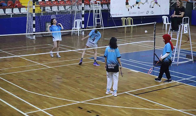 Badmintonta şampiyon raketler belli oldu