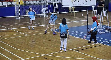 Badmintonta şampiyon raketler belli oldu