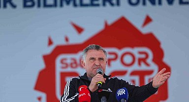 Bakan Bak: "Üniversitelerde sporu önemsiyoruz, gençlerimizin spor yapmasını istiyoruz"