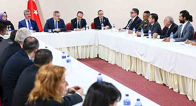 Bakan Fidan, Gambiya Cumhurbaşkanı Barrow tarafından kabul edildi