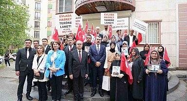 Bakan Tekin'den Diyarbakır annelerine ziyaret