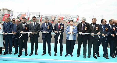 Bakan Uraloğlu: "Bin 714 kilometre olan otoyol ağımız 3 bin 726 kilometreye ulaştı"