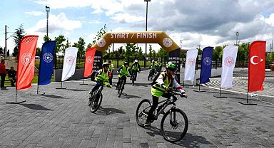 Balıkesir'de yüzlerce kişi sağlıklı yaşam için pedal çevirdi