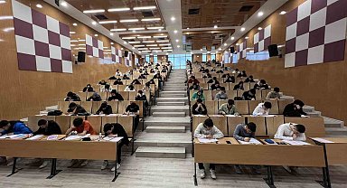 Başakşehir'de üniversite sınavına hazırlanan öğrencilere deneme sınavı
