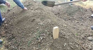 Başı kesilerek cesedi su kanalına atılan inşaat ustası toprağa verildi