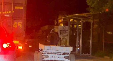 Başıboş at arabası şehir turu attı, görenler şaştı kaldı