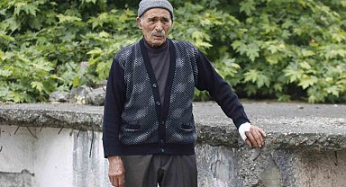 Başıboş köpeklerin saldırısına uğrayan 80 yaşındaki depremzede korku dolu anları anlattı