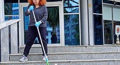 Basın biriminden temizliğe gönderilen gazeteci, mücadelesine destek istedi