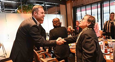 Başkan Ahmet Akın, Anneler Günü'nü kutladı