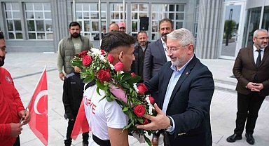 Başkan Aşgın'dan Avrupa şampiyonuna ödül
