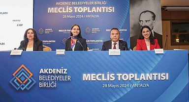 Başkan Böcek Akdeniz Belediyeler Birliği Başkanlığı'na seçildi