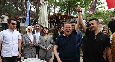 Başkan Böcek: "Gençlerimizin geleceğe umutla bakması için çalışıyoruz"