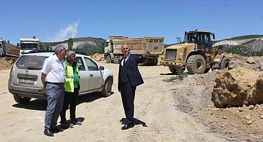 Başkan Demirtaş, Hisarcık-Gediz karayolunda incelemelerde bulundu