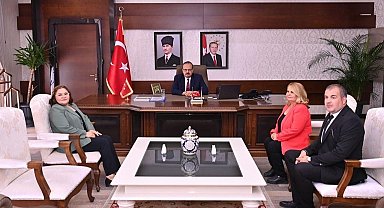 Başkan Gençay, Vali Canbolat ile görüştü