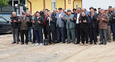 Başkan Kurt Yenikent ve Kalkanlı mahallesindeki yağmur dualarına katıldı