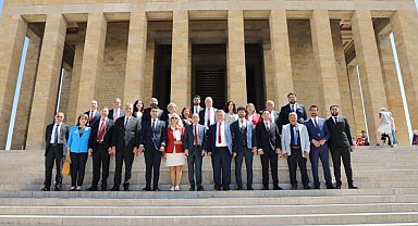 Başkan Mehmet Ertaş Anıtkabir'de