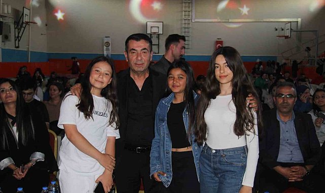 Başkan Metin, Bünyan Gençlik Şöleni'nde gençlerle bir araya geldi