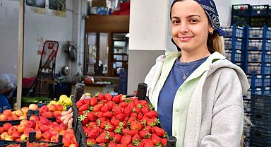 Başkan Zeyrek, hal esnafının da yüzünü güldürdü