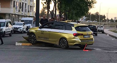 Batman'da iki otomobil çarpıştı: 2 yaralı