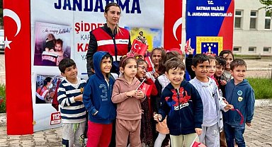 Batman'da minik öğrencilerden jandarmaya ziyaret
