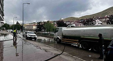Bayburt Belediyesinin temizlik paylaşımına vatandaş yorumu: "Harcanan su israfını Allah affetsin"