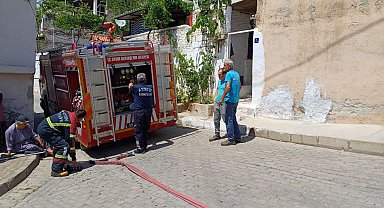 Belediye ekiplerinin dikkati, yaşlı kadını kurtardı