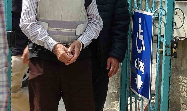 Berber ve müşterisini öldüren zanlı tutuklandı