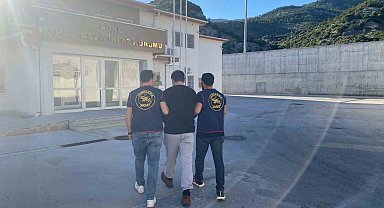 Beş ayrı suçtan aranıyordu, yakalandı