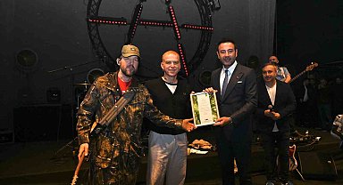 Beşiktaş Gençlik Festivali'nde Ozan Doğulu ve Athena sahne aldı