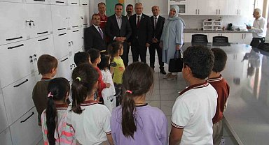 Beyşehir'de ihtiyaç sahibi öğrencilere kıyafet yardımı