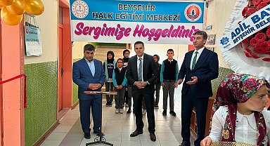 Beyşehir'de kursiyerler el emeklerini sergiledi