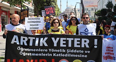 Bolu'da yüzlerce öğretmen, öldürülen meslektaşı için yürüyüş yaptı