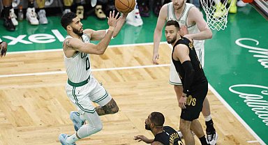 Boston Celtics 25 sayı fark attı, seride 1-0 öne geçti