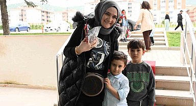 Bozüyük Belediyesi Kreşinin minik öğrencileri, annelerinin Anneler Günü'nü kutladı