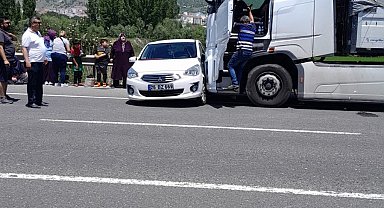 Bozüyük'te kamyon otomobile çarptı: 2 kişi yaralandı