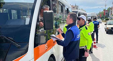 Bozüyük'te şehir içi minibüsleri denetlendi