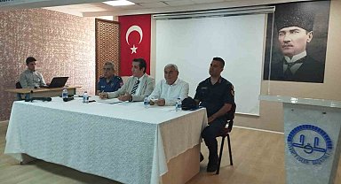 Bozyazı Kaymakamı Topsakaloğlu, muhtarlarla bir araya geldi