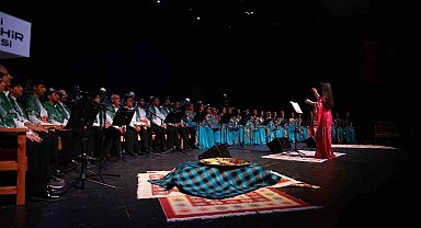Bu konserde "Kına gecesi" var