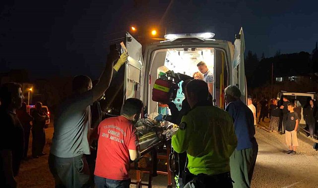 Burdur'da kamyonetle çarpışan motosikletteki 2 çocuk ağır yaralandı