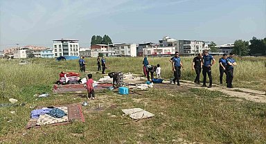 Bursa'da başıboş atlar ve göçebe çadırları toplandı